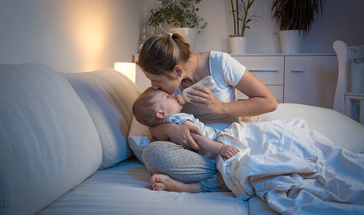 10 tricks to make overnight bottle feeds easier and quicker - Newborn Baby