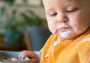 Starting Solids: Can I combine BLW and spoon feeding? - Feeding Bytes